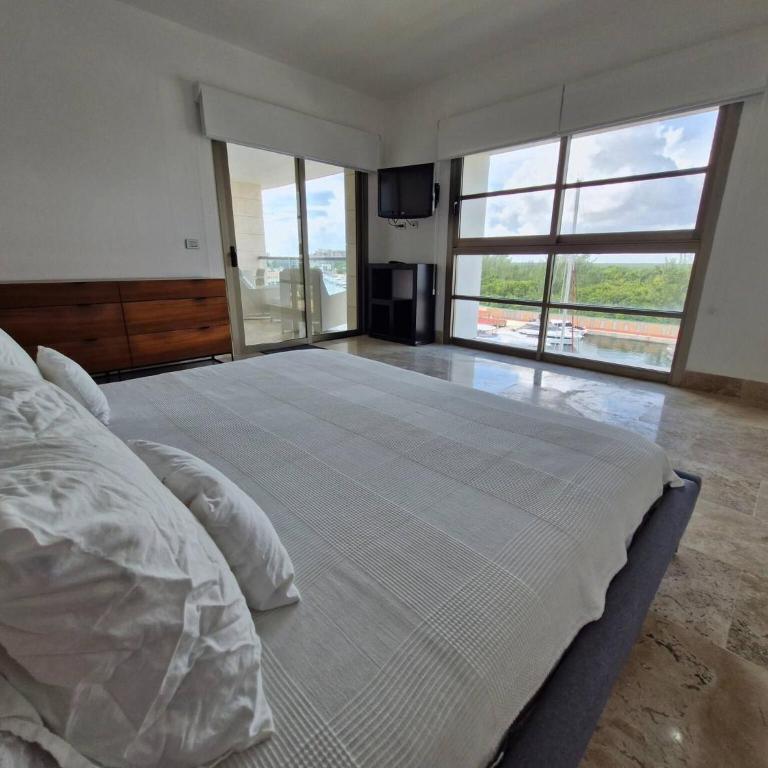 Beautiful PH in front of the Marina - Apartamento - 30