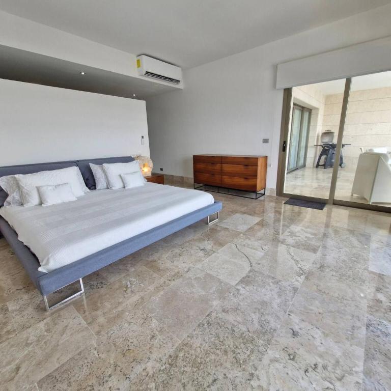 Beautiful PH in front of the Marina - Apartamento - 31