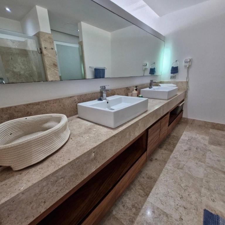 Beautiful PH in front of the Marina - Apartamento - 45