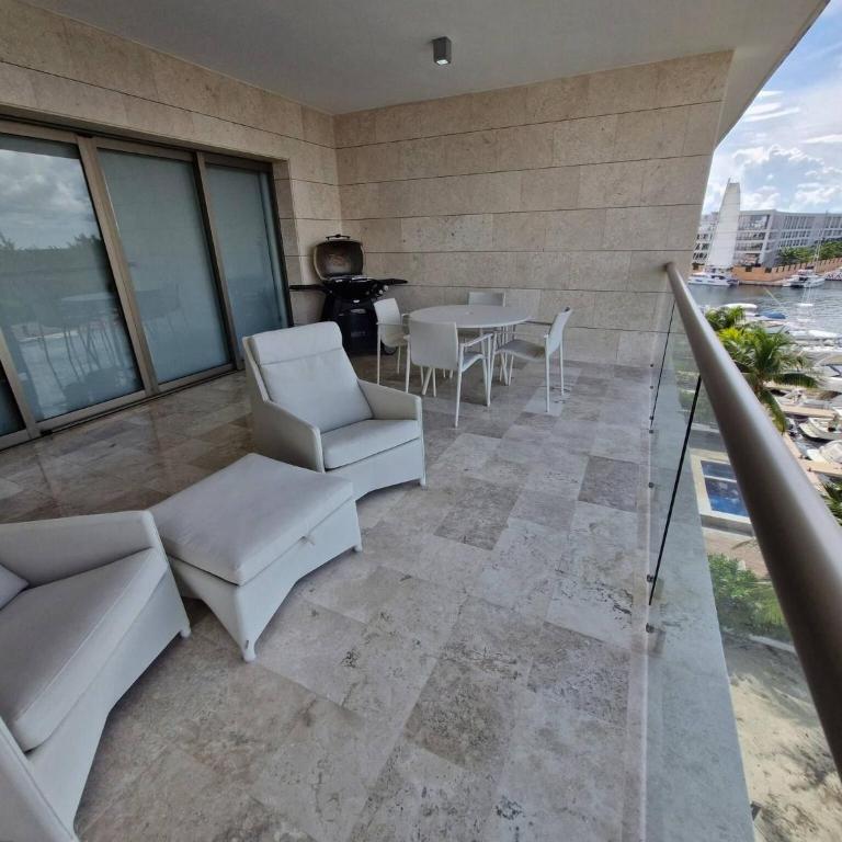 Beautiful PH in front of the Marina - Apartamento - 61