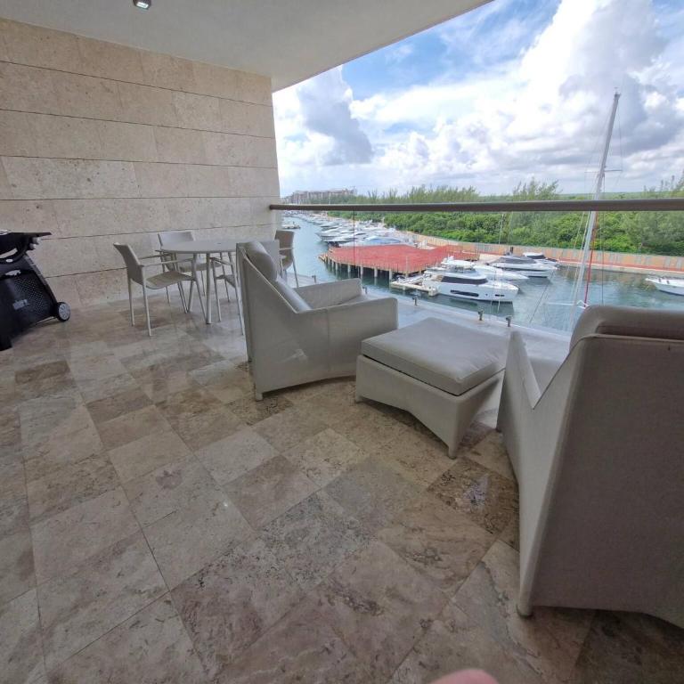 Beautiful PH in front of the Marina - Apartamento - 65