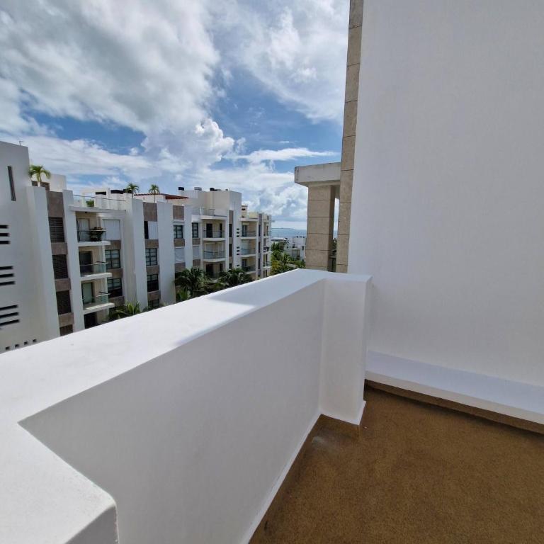 Beautiful PH in front of the Marina - Apartamento - 67