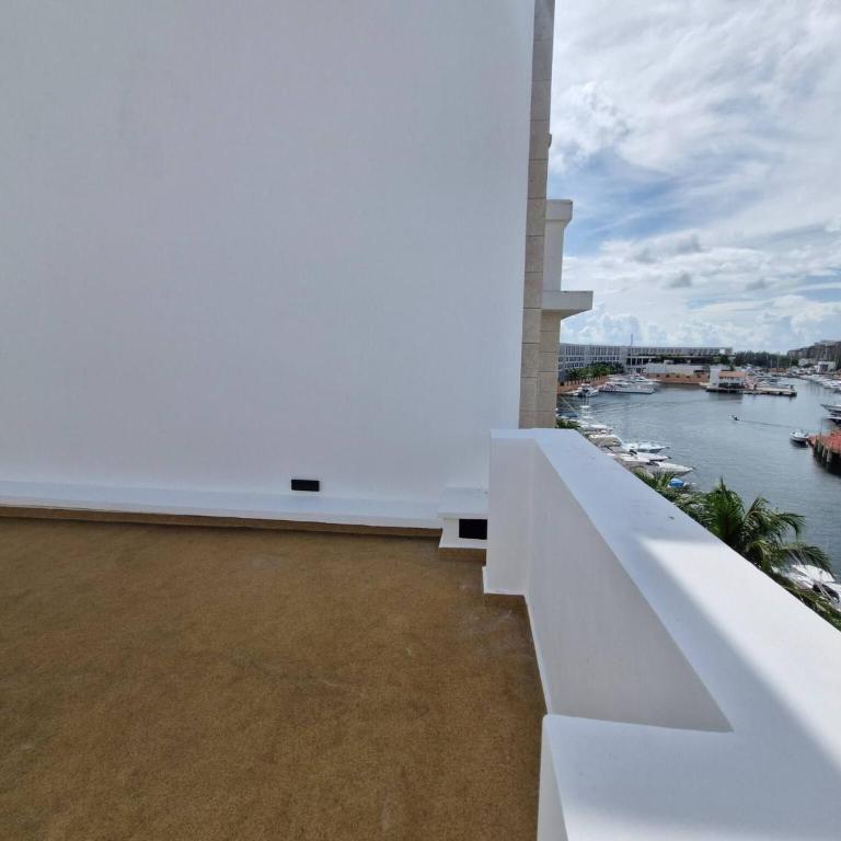 Beautiful PH in front of the Marina - Apartamento - 68