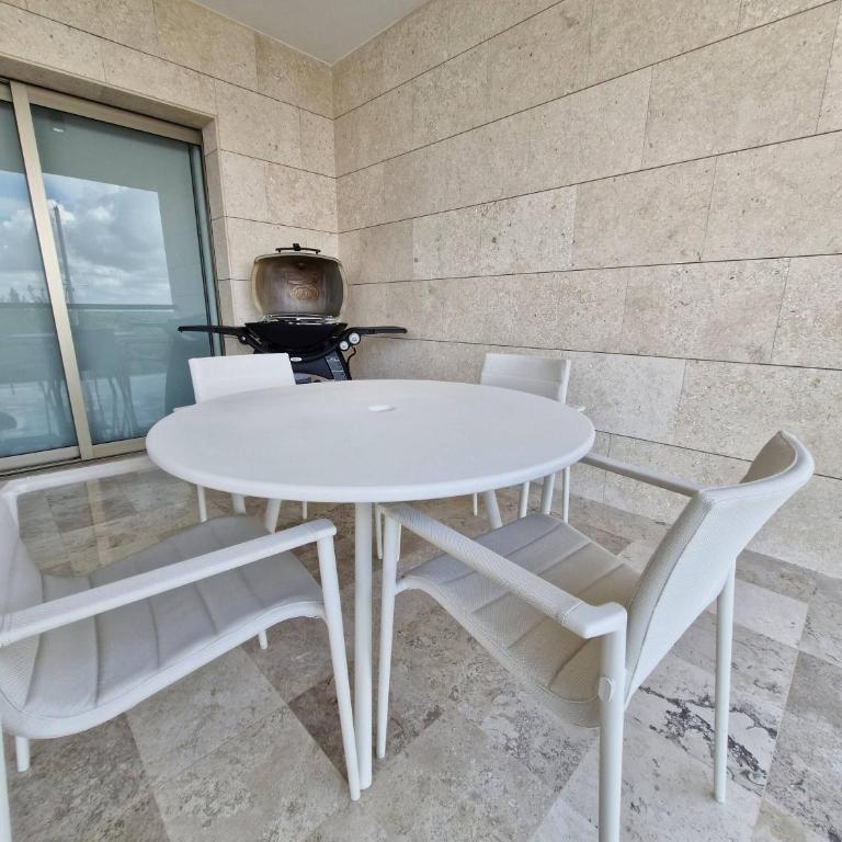 Beautiful PH in front of the Marina - Apartamento - 71