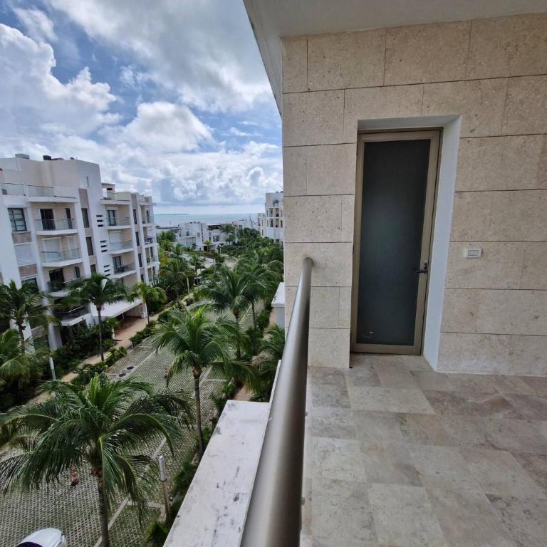 Beautiful PH in front of the Marina - Apartamento - 77