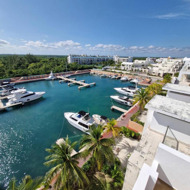 Beautiful PH in front of the Marina - Apartamento - 98