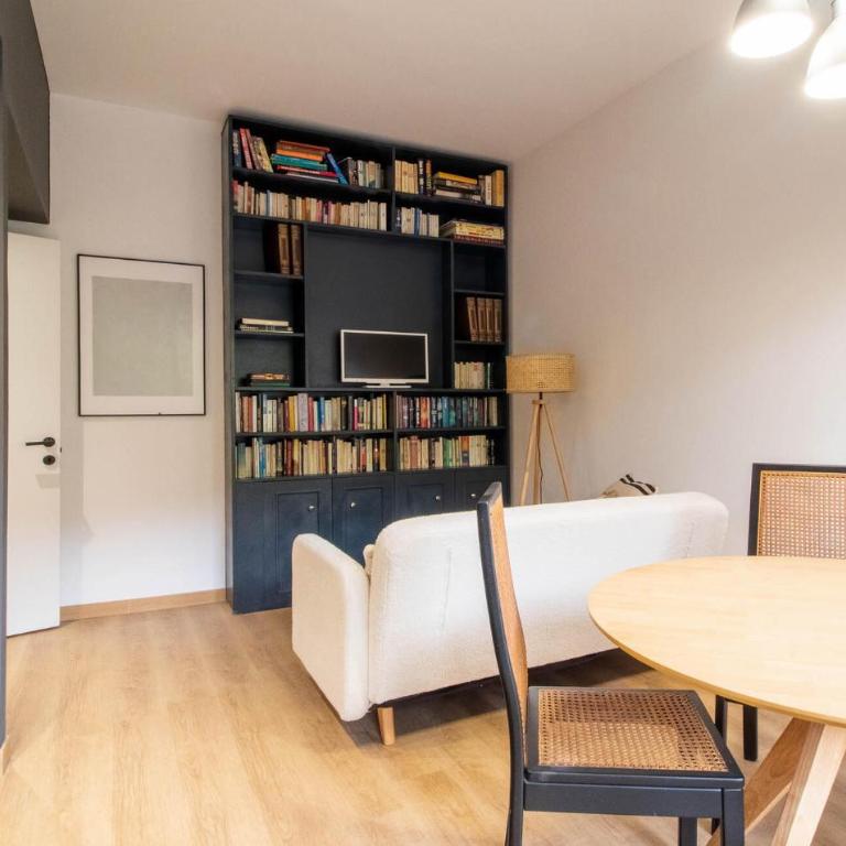 2 Bedroom Lovely Apartment In Santa Margherita - Two-Bedroom Apartment with Balcony - 8