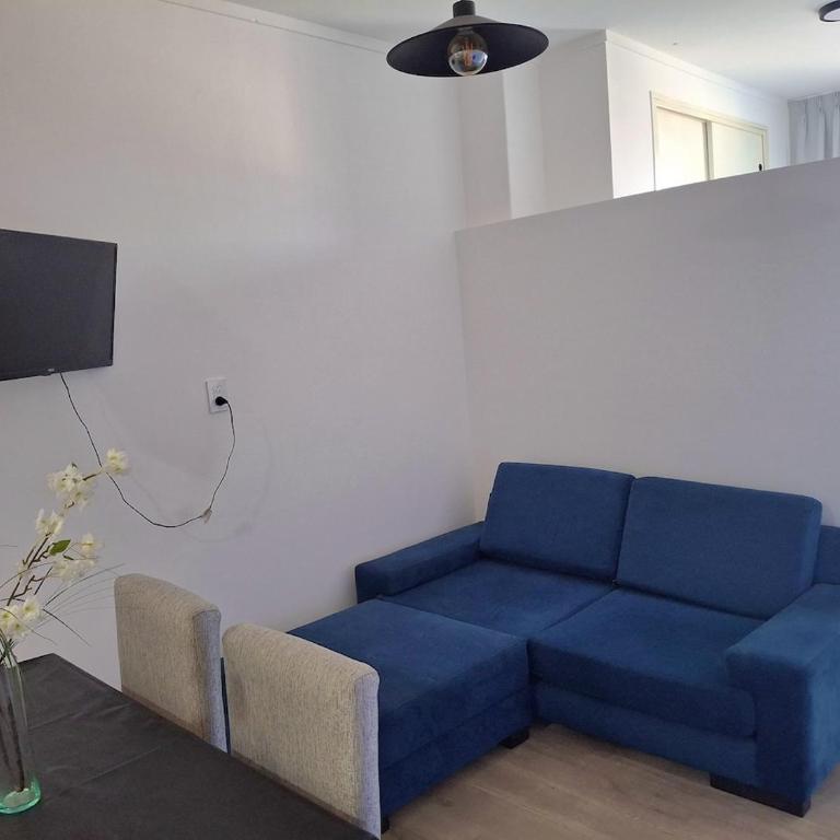 Spacious, Modern, and Bright Accommodation with a Balcony - One-Bedroom Apartment - 2