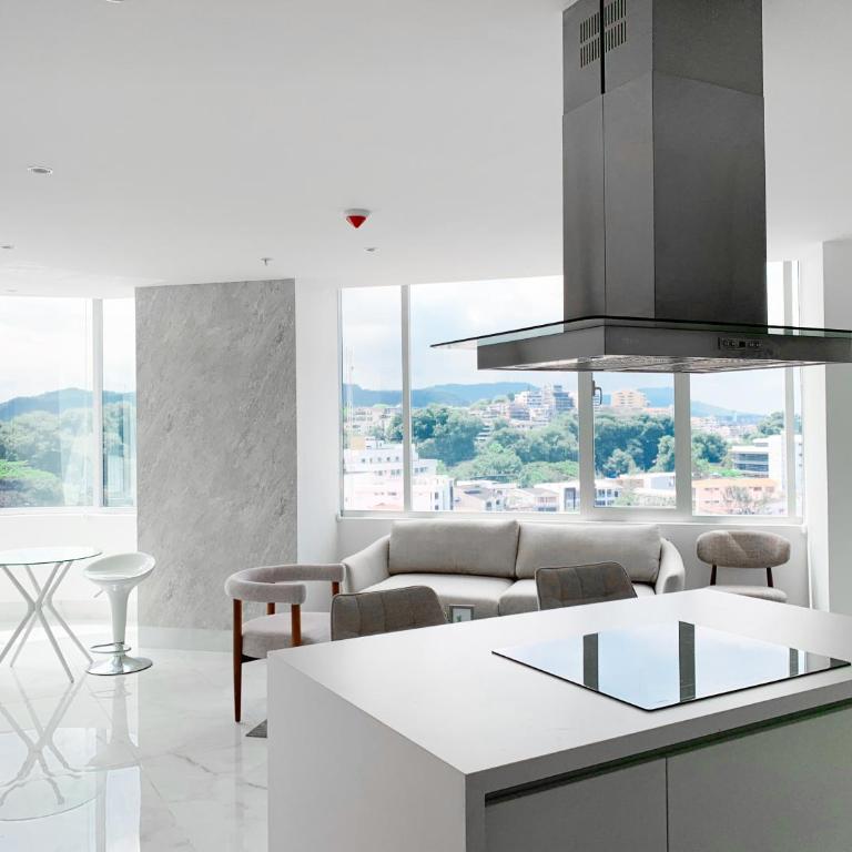 Depa de lujo con piscina y GYM cerca al Mall San Marino - One-Bedroom Apartment with Garden View - 3