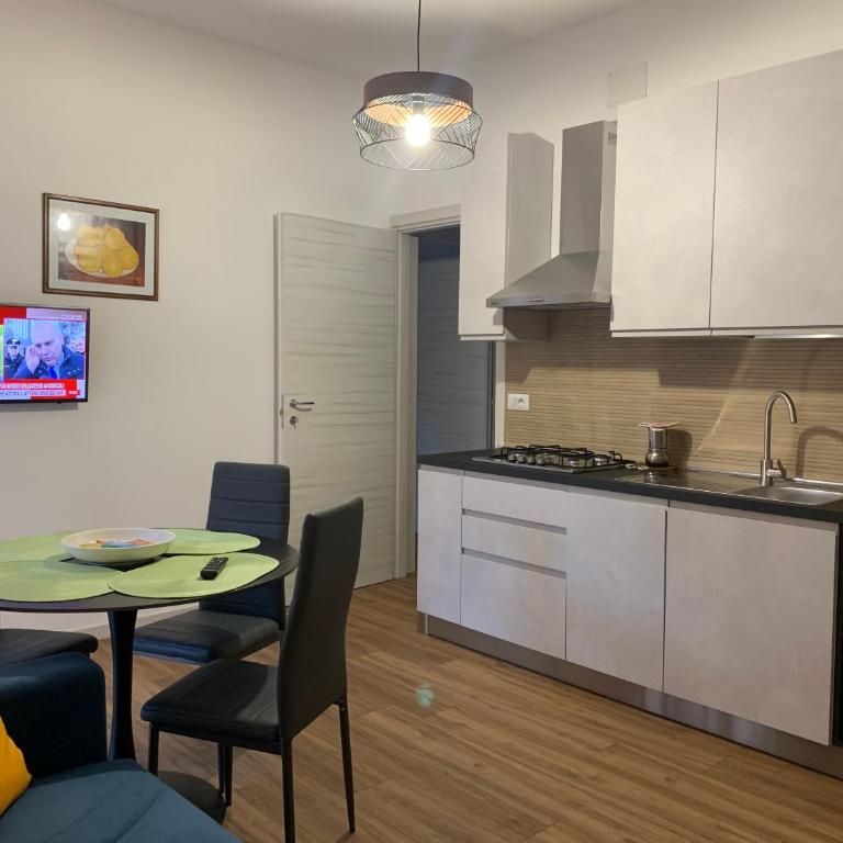 VERoHOME - Appartamento con 2 Camere da Letto, Balcone e Terrazza - 10