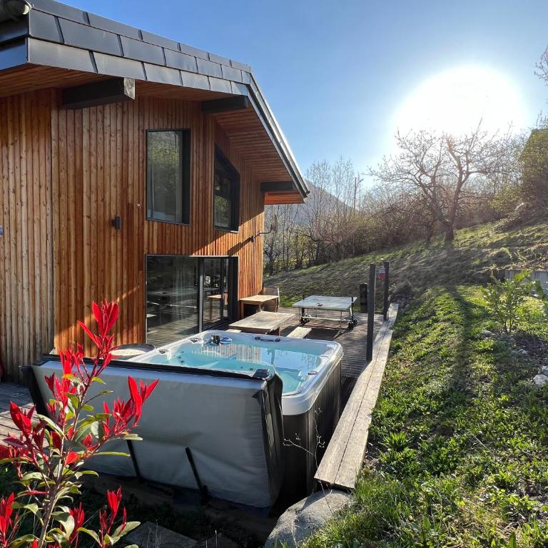 Chalet Les 3 marmottes, 12 personnes, jacuzzi - Chalet - 48
