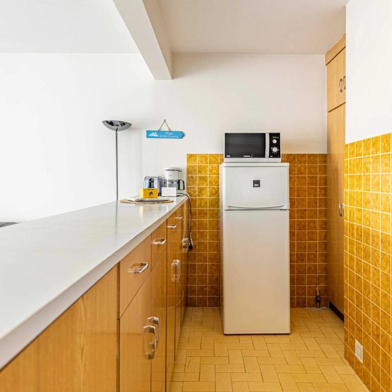 Bright Studio with Parking Near Beach & Old Town - Studio - 6