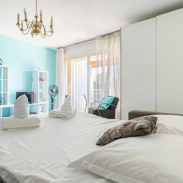 Bright Studio with Parking Near Beach & Old Town - Studio - 7