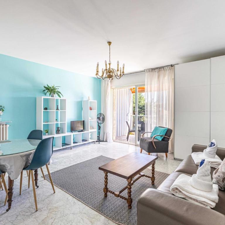 Bright Studio with Parking Near Beach & Old Town - Studio - 11