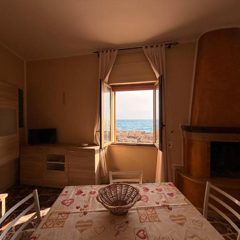 Tra Mare e Relax - Appartamento con 3 Camere da Letto e Vista Mare - 1