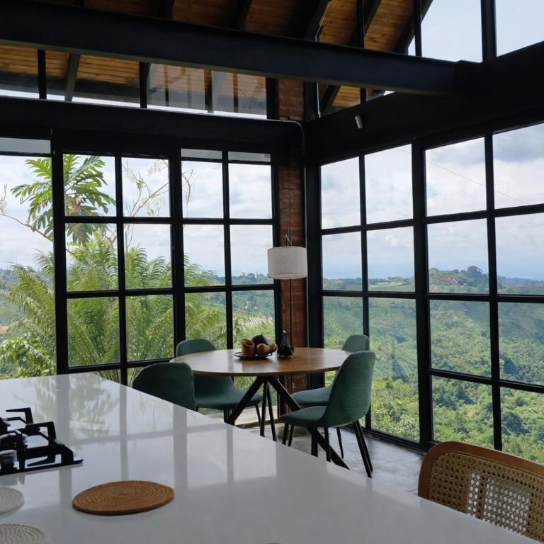 Cabaña moderna - Vista panoramica 20 min de Pereira con wifi alta velocidad - Casa de 2 dormitorios - 2