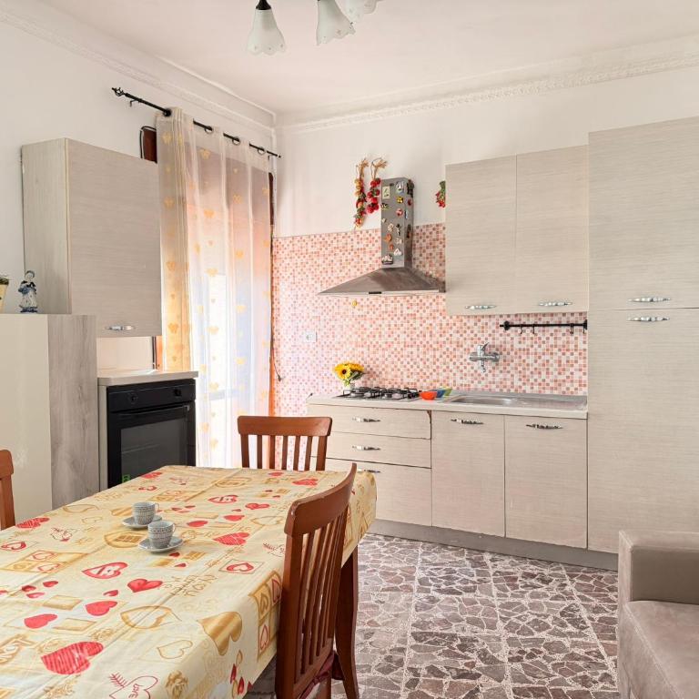 Tra Mare e Relax - Appartamento con 3 Camere da Letto e Vista Mare - 2