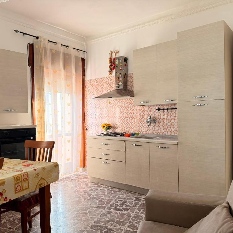 Tra Mare e Relax - Appartamento con 3 Camere da Letto e Vista Mare - 4