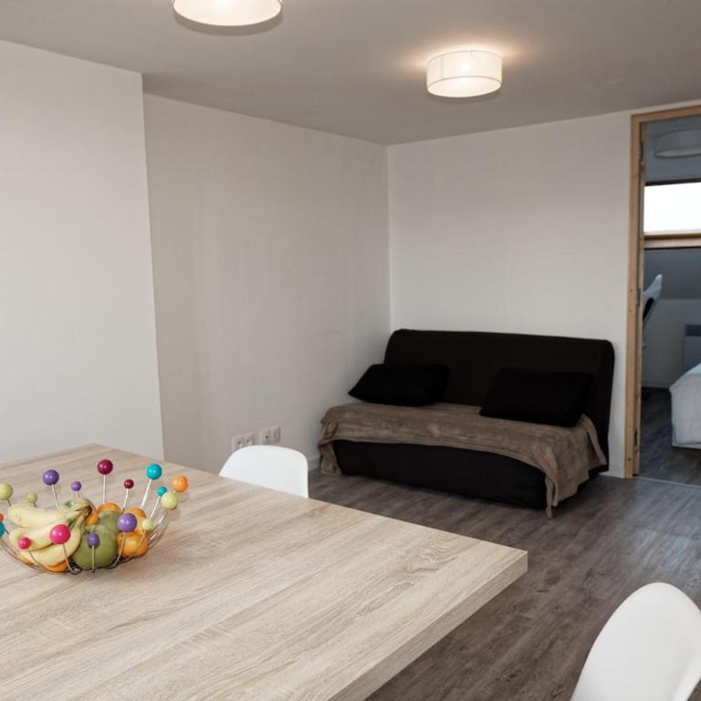 Cityscape in Calais - City center A16 - Ferry, Tunnel, Port- 24 7 - One-Bedroom Apartment - 14