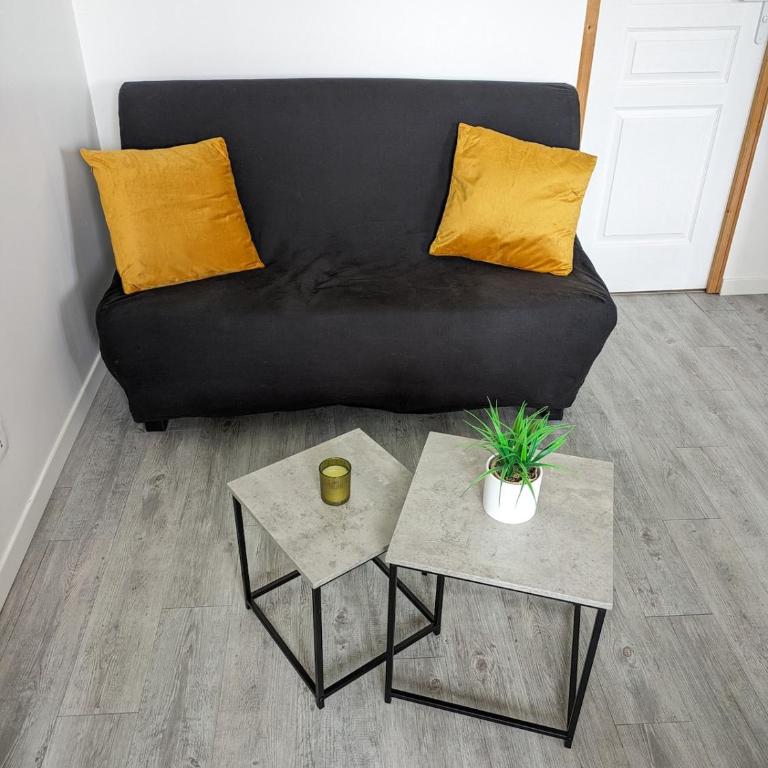 Cityscape in Calais - City center A16 - Ferry, Tunnel, Port- 24 7 - One-Bedroom Apartment - 19