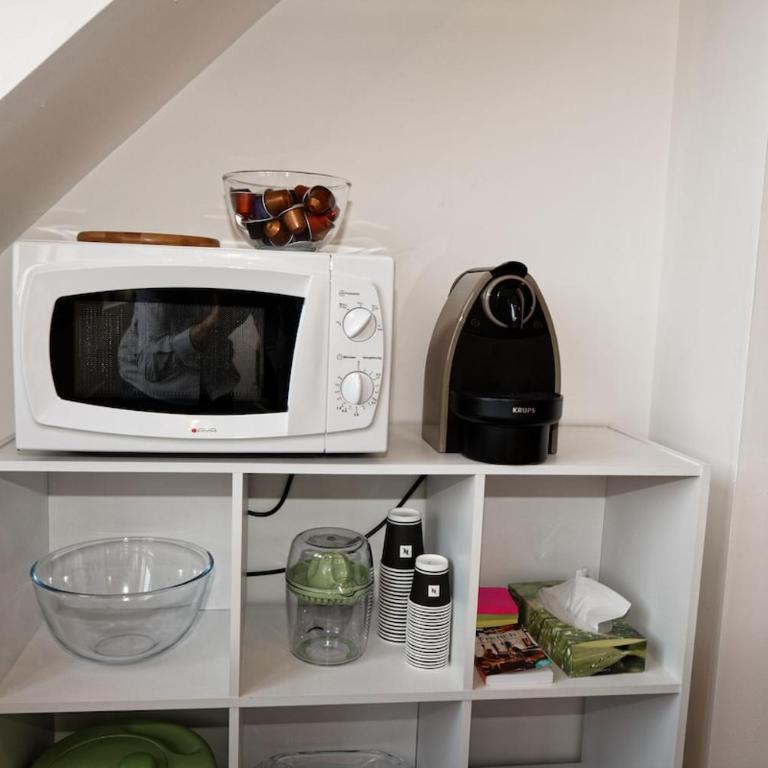 Cityscape in Calais - City center A16 - Ferry, Tunnel, Port- 24 7 - One-Bedroom Apartment - 22