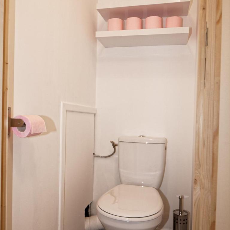 Cityscape in Calais - City center A16 - Ferry, Tunnel, Port- 24 7 - One-Bedroom Apartment - 23