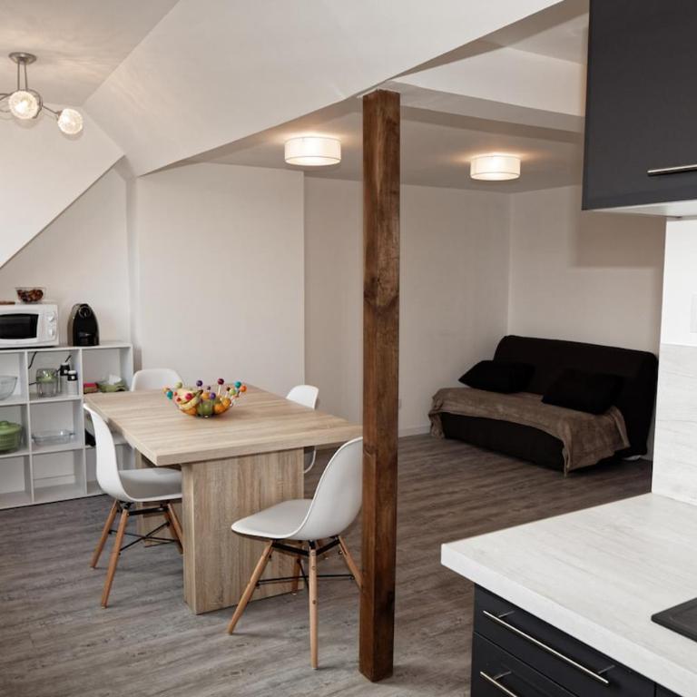 Cityscape in Calais - City center A16 - Ferry, Tunnel, Port- 24 7 - One-Bedroom Apartment - 29