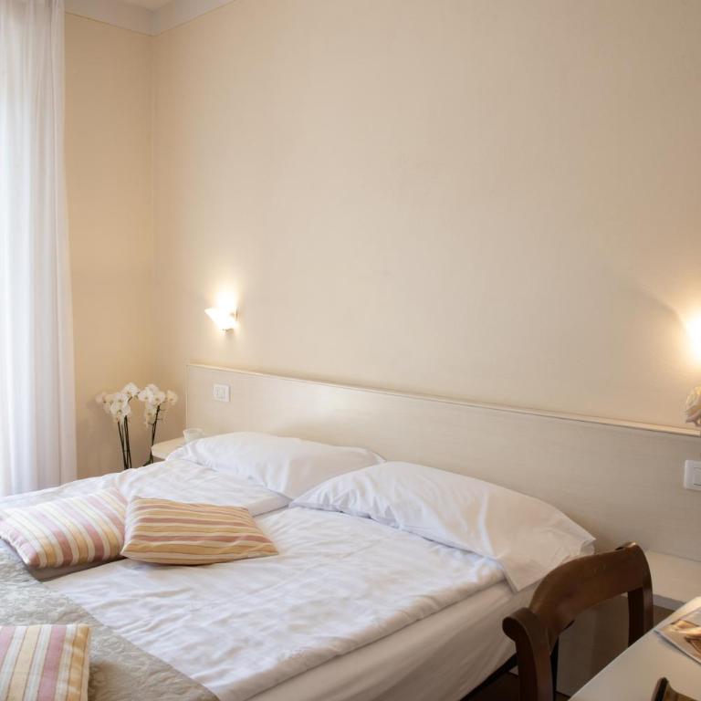 Hotel Belvedere - Economy Double Room - back side - 3