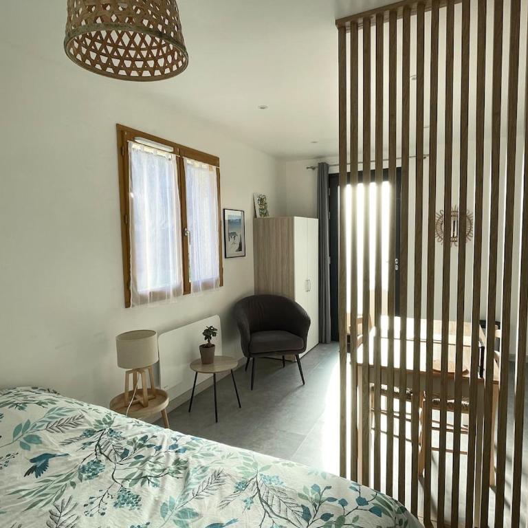 Studio au calme - rez de jardin - Appartement 1 Chambre - 12