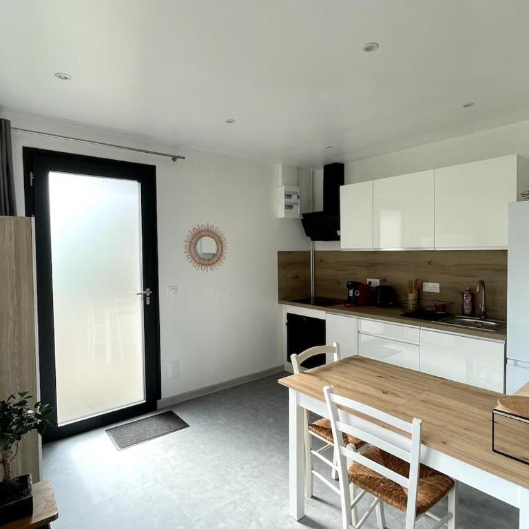 Studio au calme - rez de jardin - Appartement 1 Chambre - 13