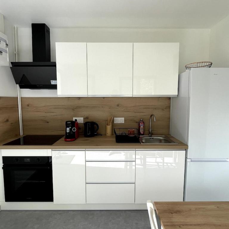 Studio au calme - rez de jardin - Appartement 1 Chambre - 18
