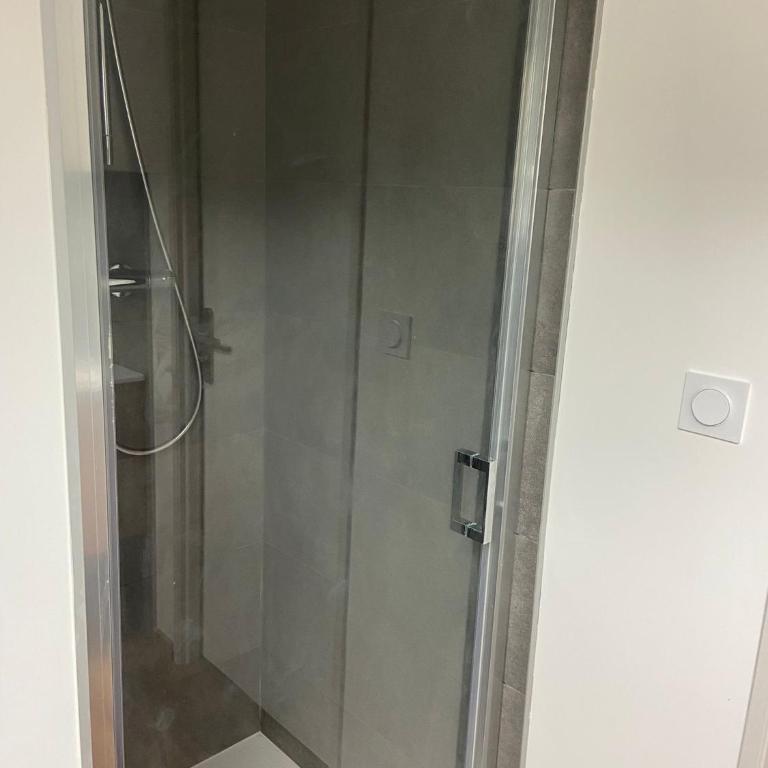 location appartement neuf dans maison - Apartment mit 1 Schlafzimmer - 3
