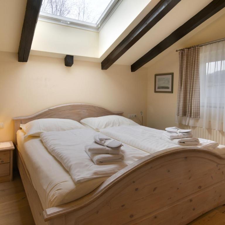 Alpenlandhaus Menardi - Apartment mit 2 Schlafzimmern und Balkon - 11