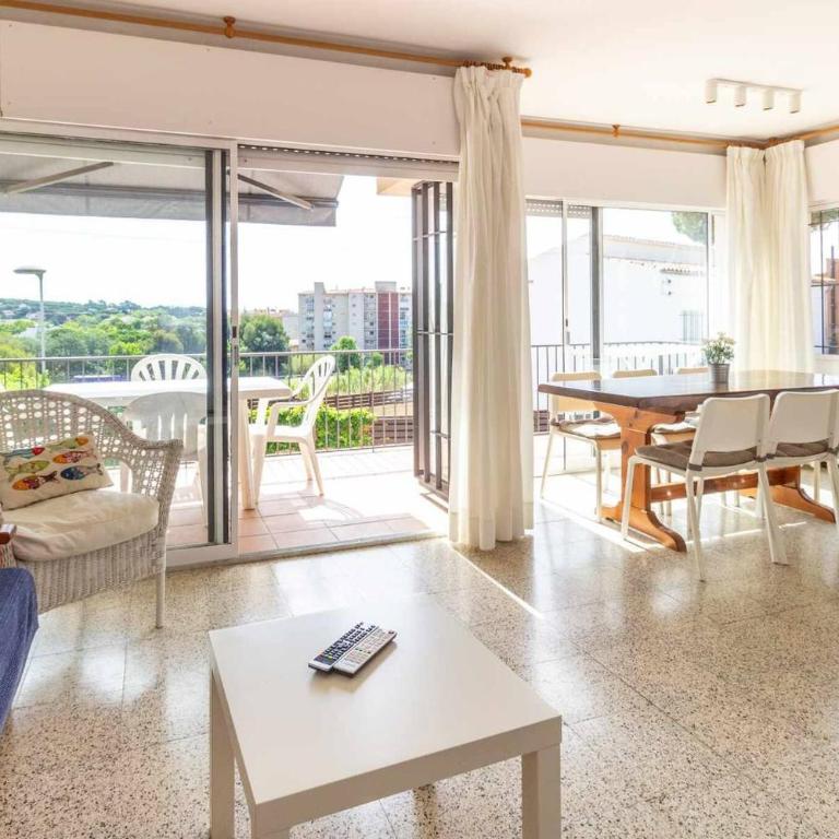 Carrilet 37 pis Bonito apartamento - Apartamento de 3 dormitorios con balcón - 1