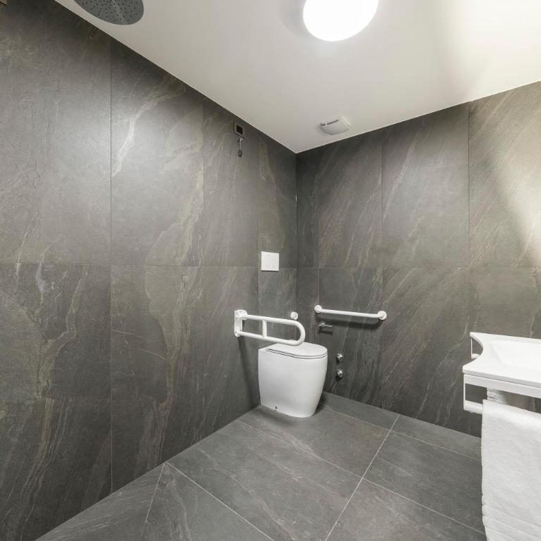 Nord Hotel - Camera Familiare con 2 Camere da Letto e 2 Bagni - 2