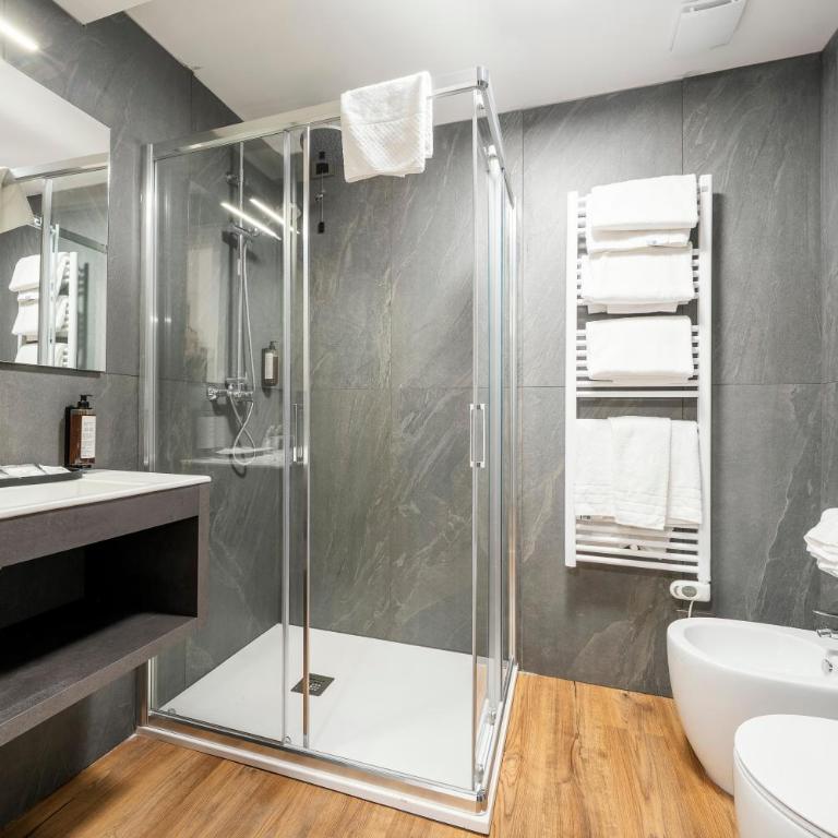 Nord Hotel - Camera Familiare con 2 Camere da Letto e 2 Bagni - 6
