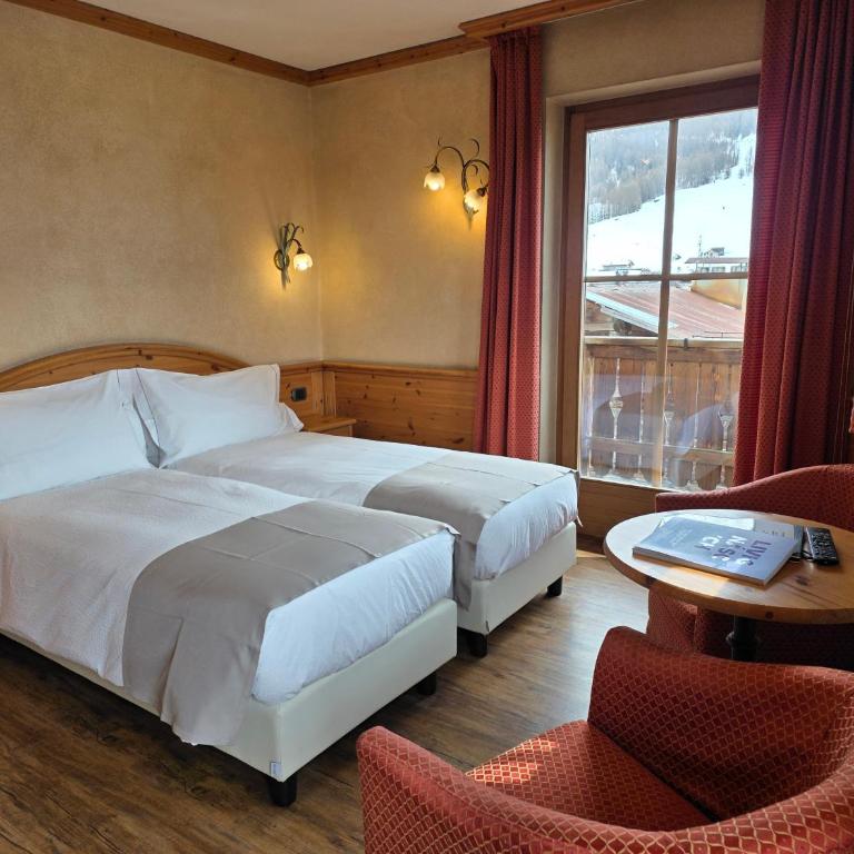 Hotel La Pastorella - Camera Matrimoniale/Doppia con Letti Singoli con Balcone - 8