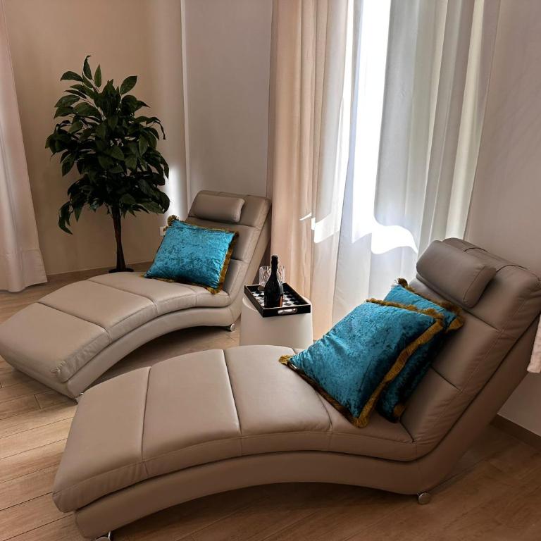 Centrale Suites - Deluxe Suite with Spa Bath - 15