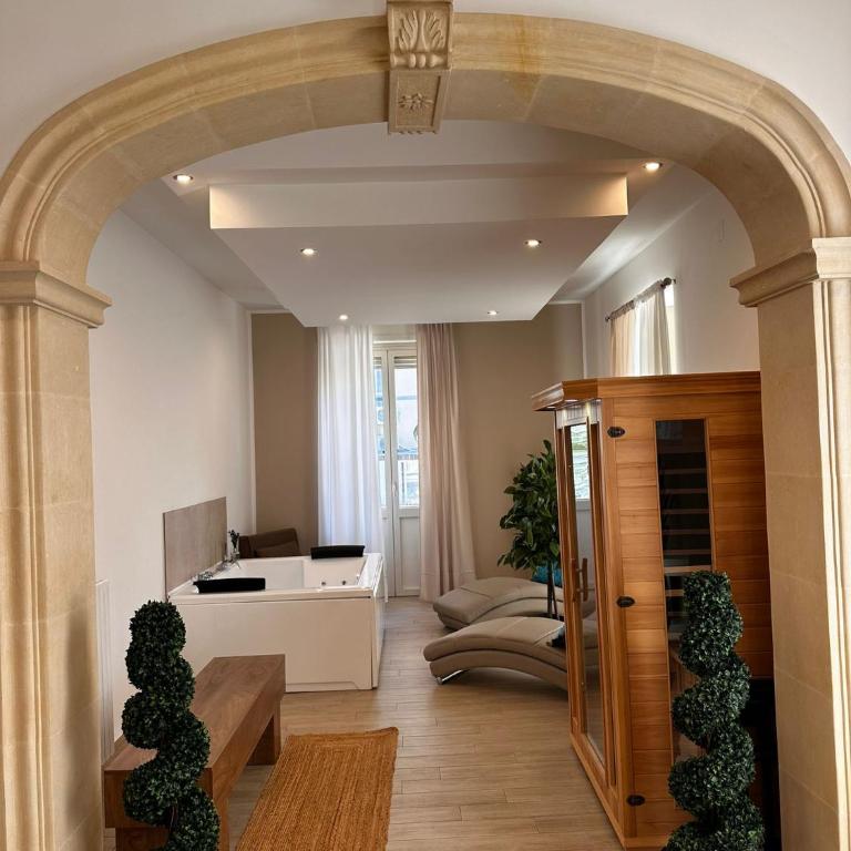Centrale Suites - Deluxe Suite with Spa Bath - 18