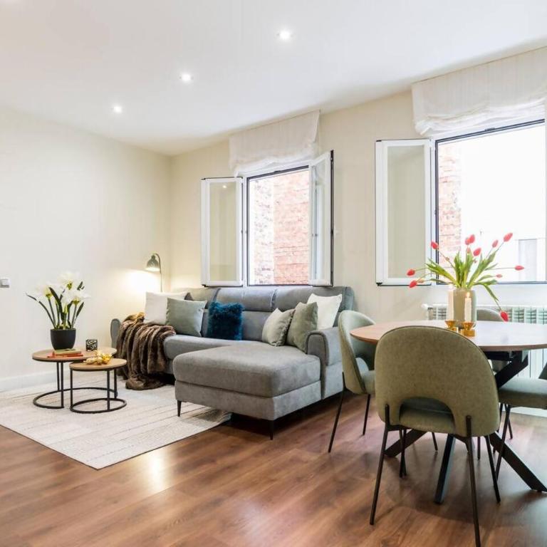 Salamanca District – Retiro Park & Movistar Arena - Two-Bedroom Apartment - 1