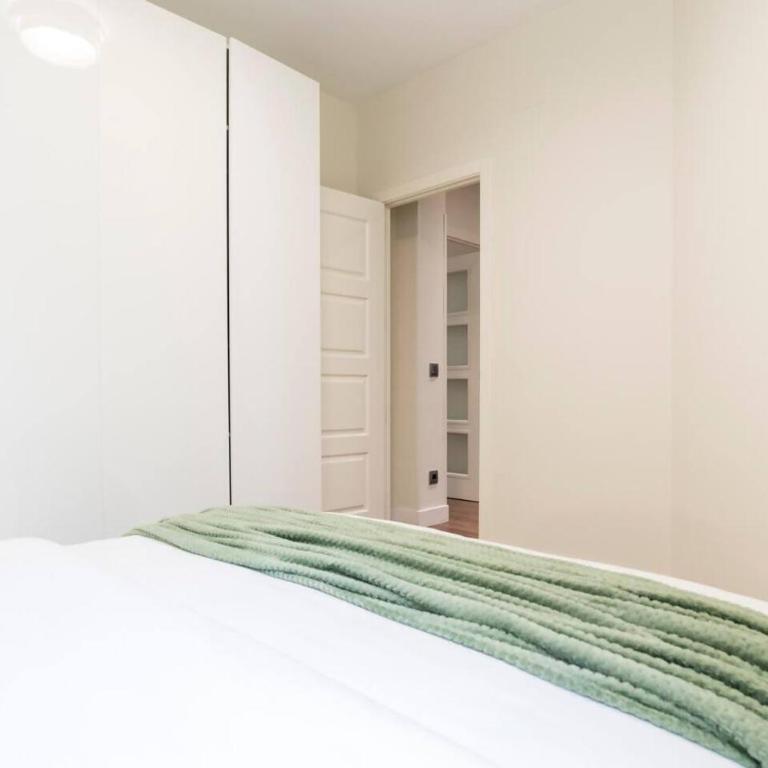 Salamanca District – Retiro Park & Movistar Arena - Two-Bedroom Apartment - 7
