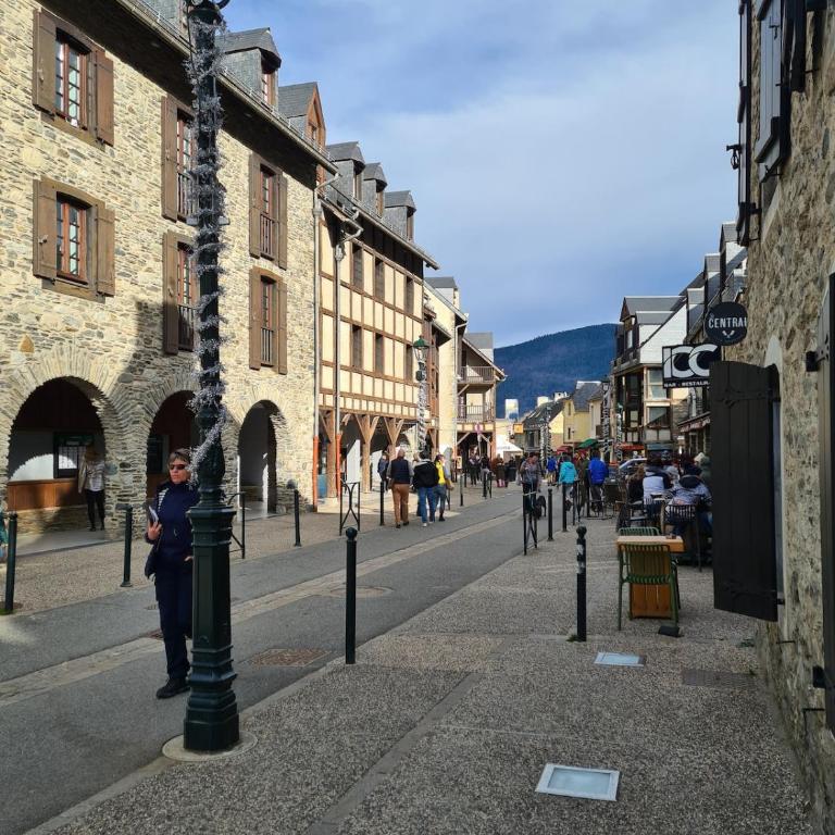 L'Ours de St Lary, 6 personnes, Piscine, Sauna, Hammam - Three-Bedroom Apartment - 43