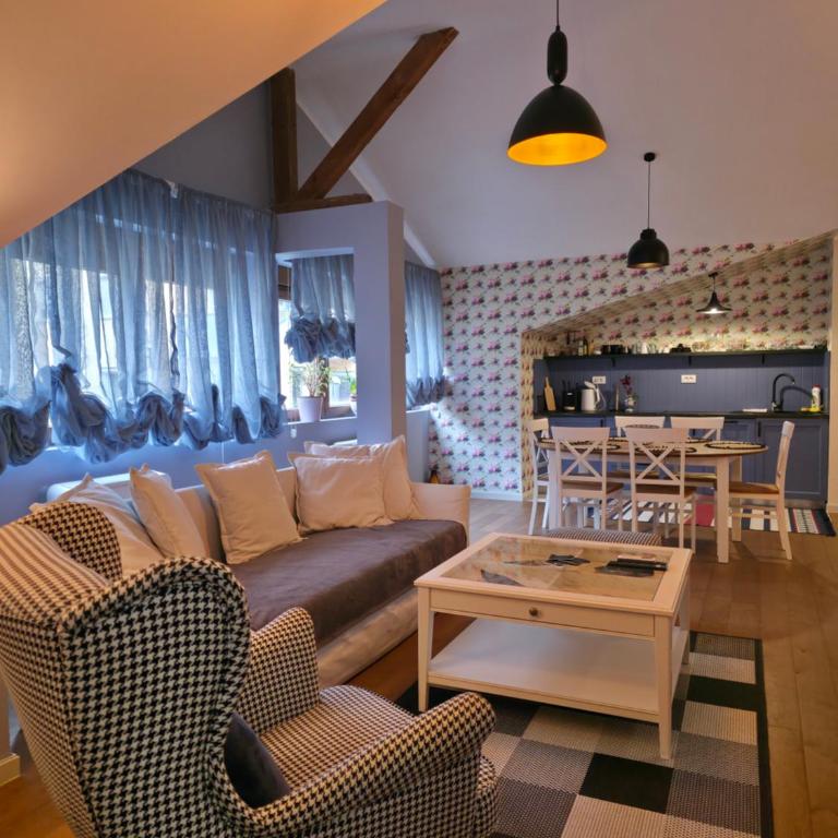 Apartmani Central 4 & Free parking - Apartman sa 2 Spavaće Sobe - 1