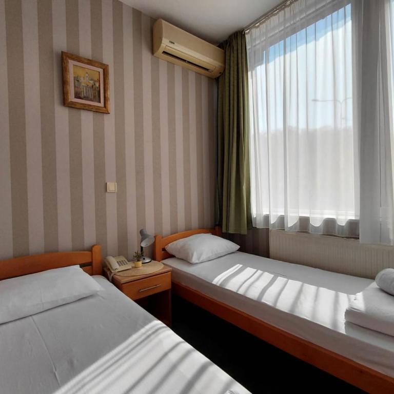 Hotel Slodes - Twin Room - 3