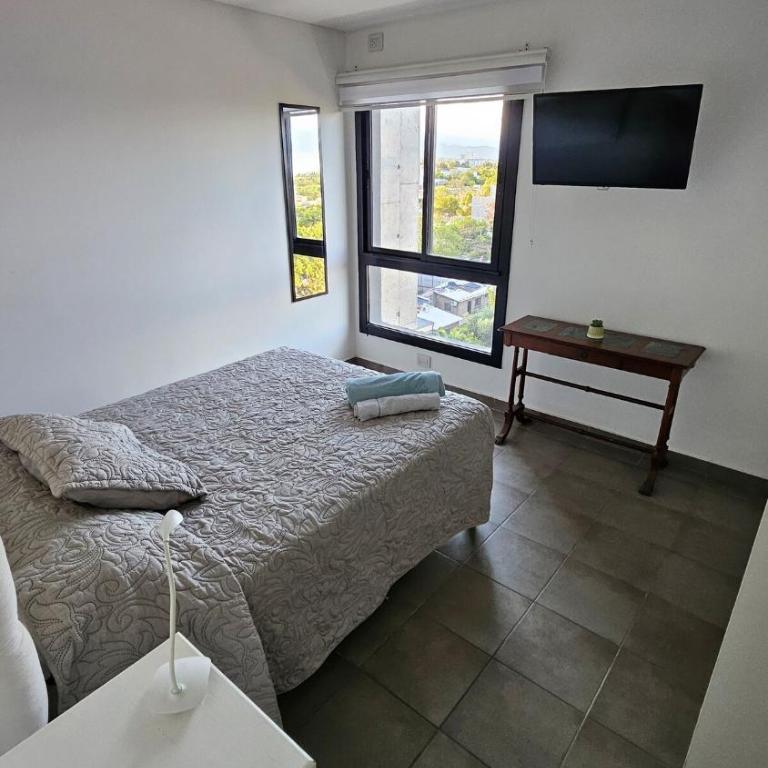 Departamento con vista a la Cordillera, Balcón y Garaje - One-Bedroom Apartment - 2