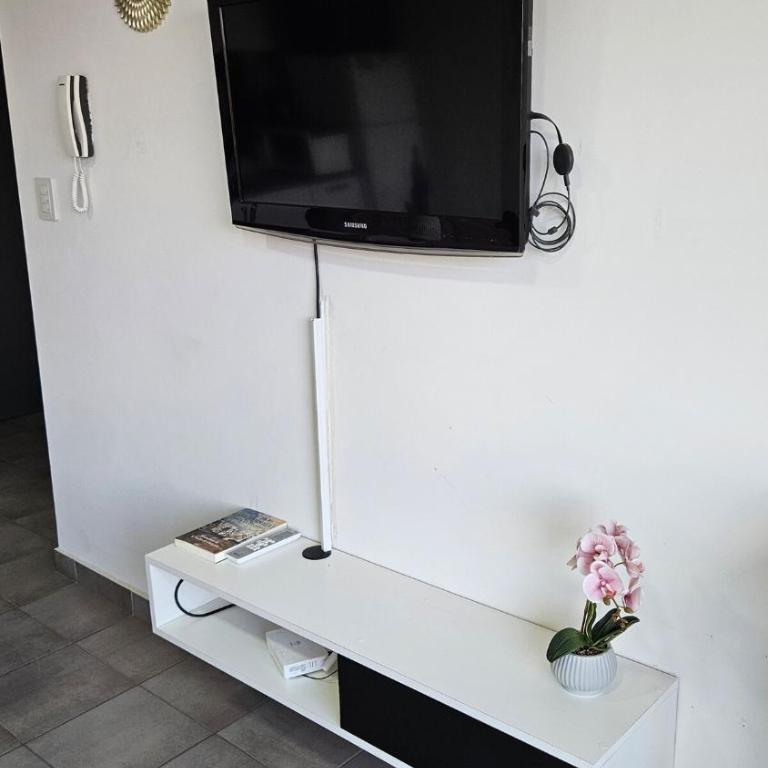 Departamento con vista a la Cordillera, Balcón y Garaje - One-Bedroom Apartment - 12