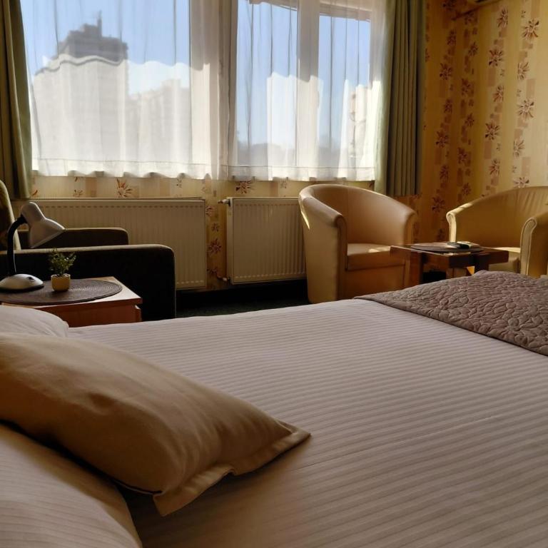 Hotel Slodes - Superior Double Room with Spa Bath - 3