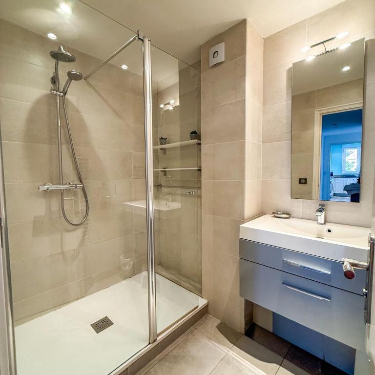 Mace Central Cannes 2 Bedroom - ID208 - Apartamento de 2 dormitorios - 4