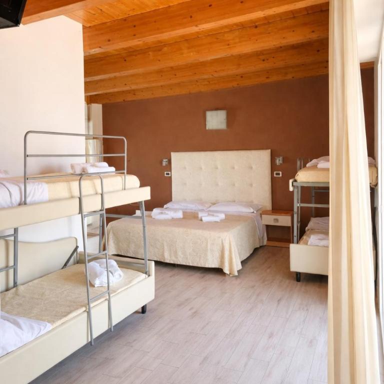 Camere comfort con terrazza Solarium Favorita - Camera Familiare con Terrazza - 6