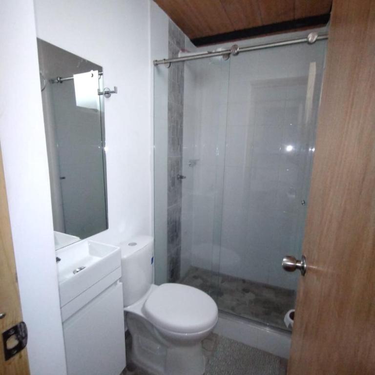 Casa hotel Sports and Family - Habitación Doble con baño privado - 9